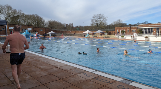 What’s the Difference Between a Lido and an Outdoor Swimming Pool?